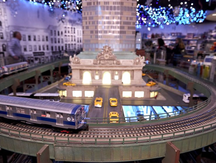 18th Annual Holiday Train Show is Back at Grand Central Terminal