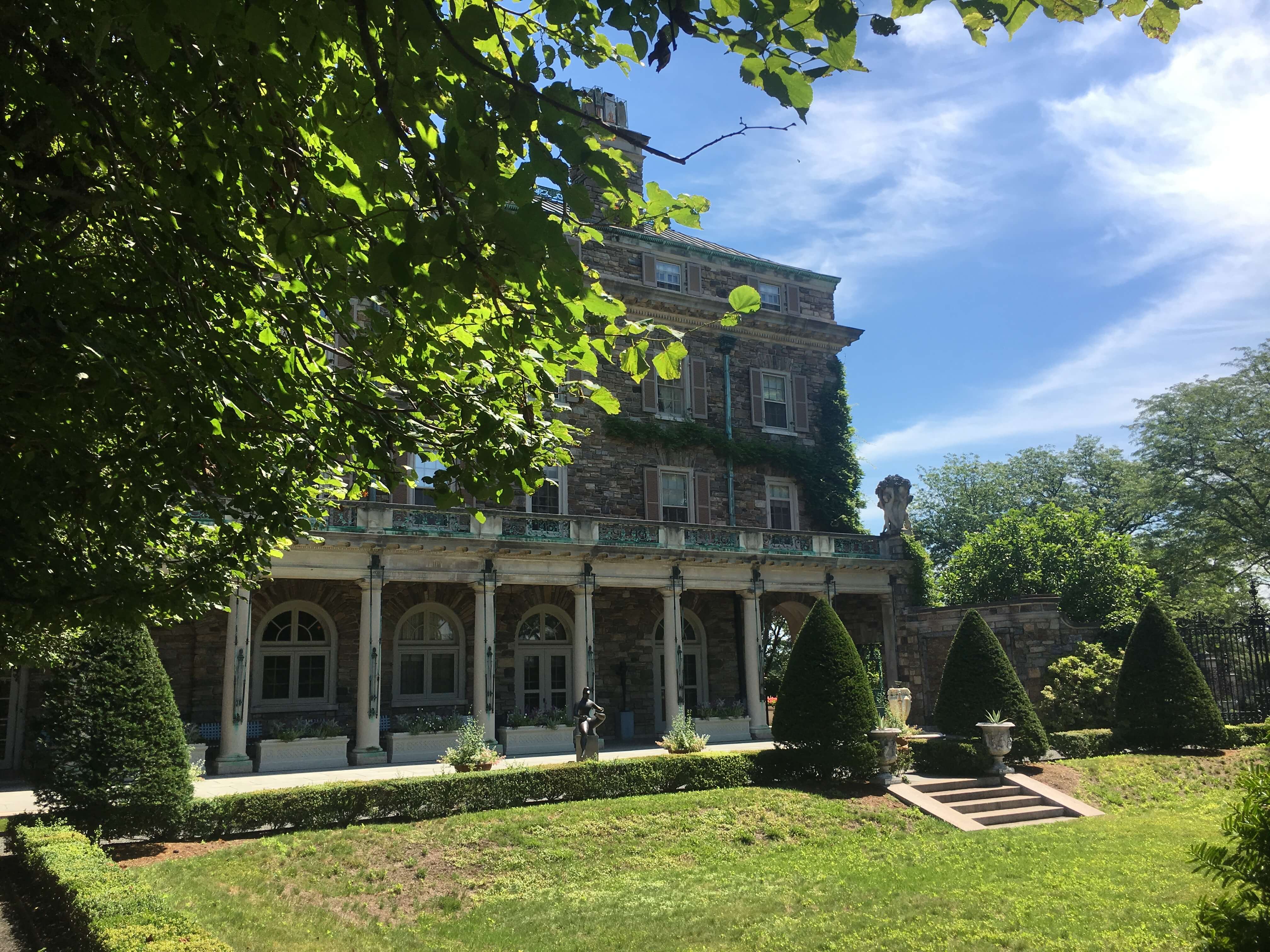 side of Kykuit the rocker feller house
