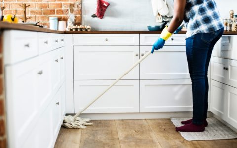 Easy Holiday Cleaning Tips to Get the Job Done