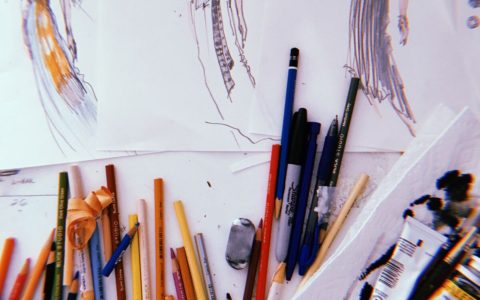 JED is an invigorated luxury brand and women’s lifestyle brand with a sense of joy, a love of faraway places, and a personal graphic sensibility.