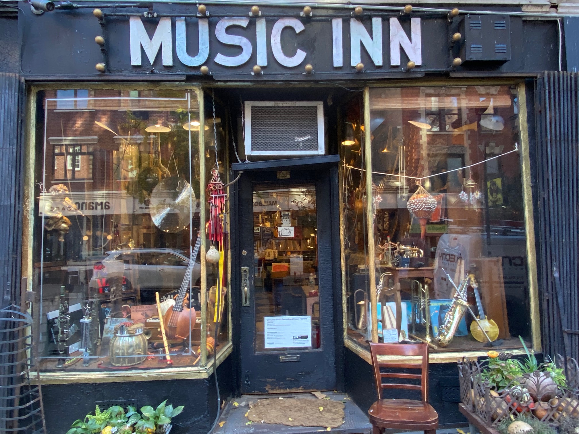 On Location Tours: Mrs. Maisel's Marvelous Tour of New York Music Inn