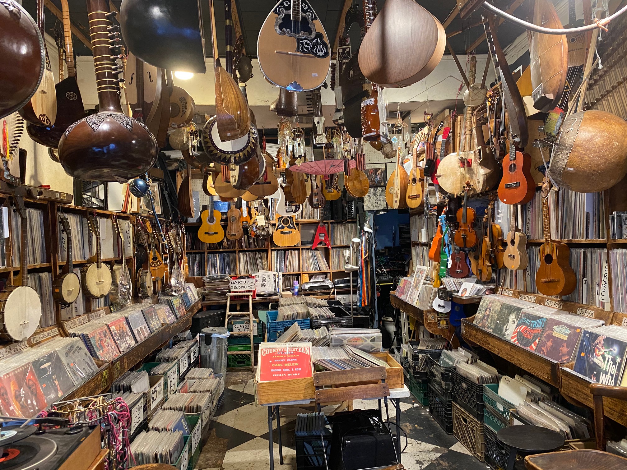 On Location Tours: Mrs. Maisel's Marvelous Tour of New York Music Inn